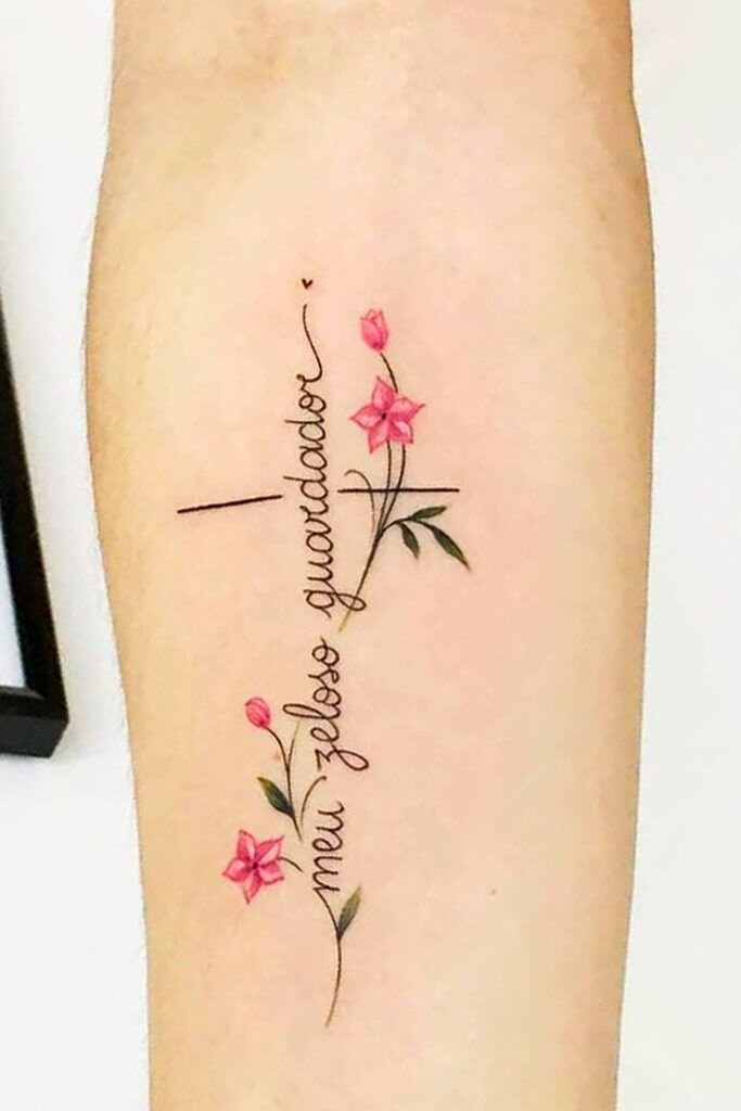 Tatuagens-femininas-cristas-38