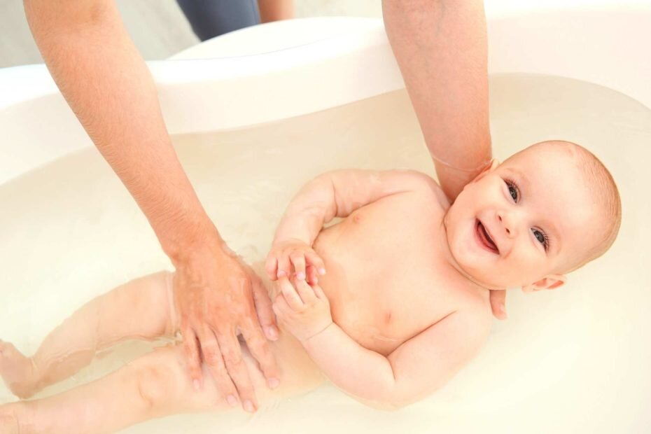 óleo de lavanda no banho do bebê