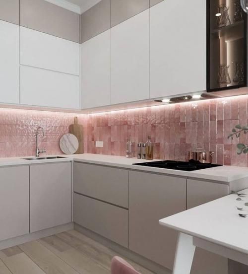 cozinha cor de rosa armários brancos revestrosa